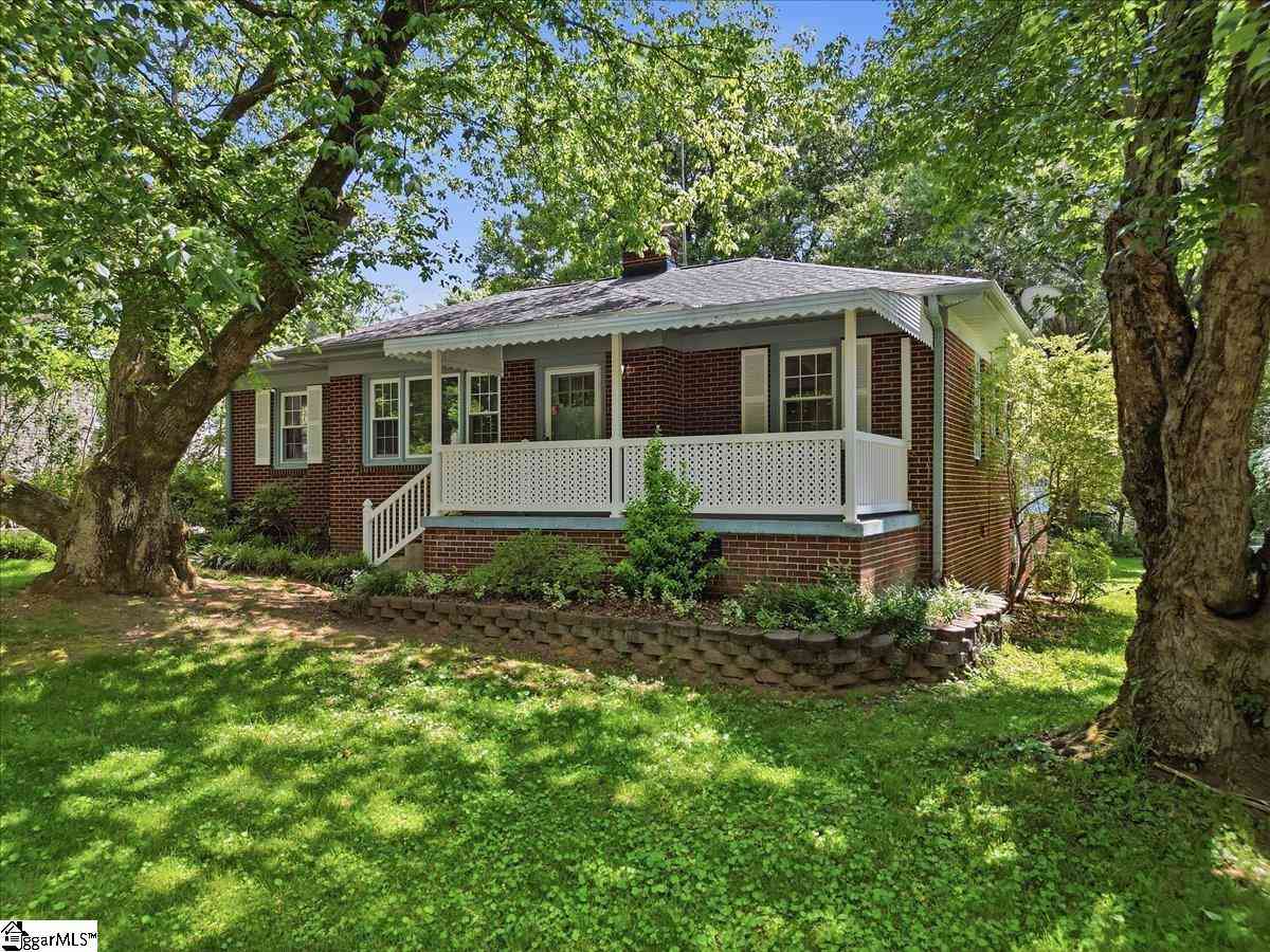 Homes For Sale - 31 Blackburn<br/> Greenville, SC 29607