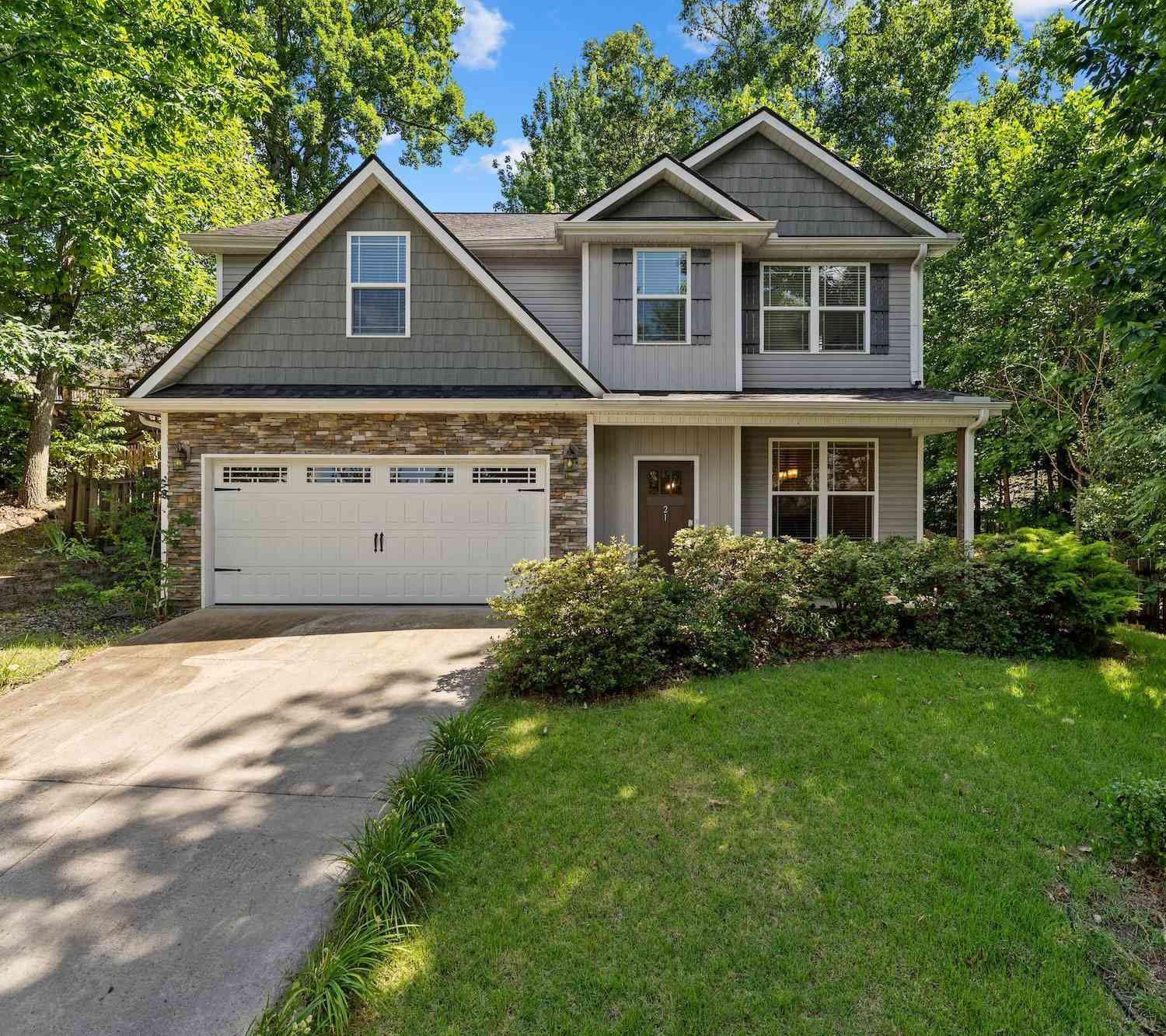 Homes For Sale - 21 Julesking<br/> Greenville, SC 29609