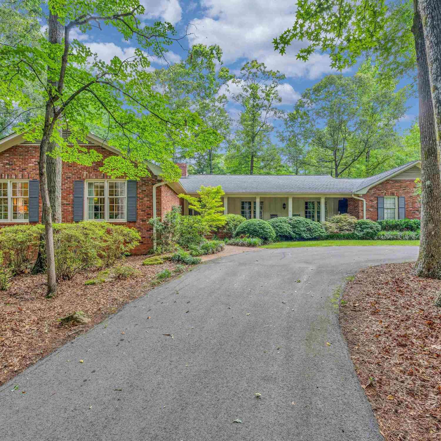 Homes For Sale - 28 Rocky Creek<br/> Greenville, SC 29615