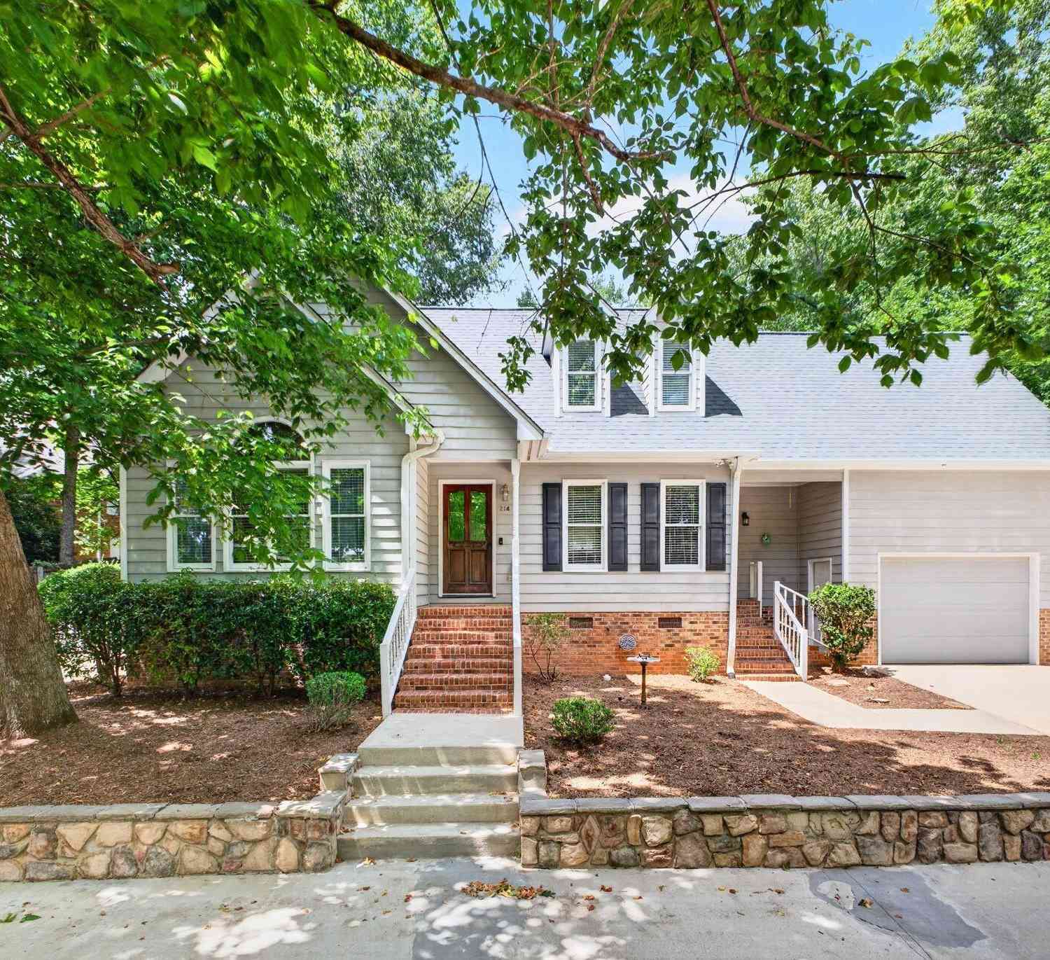 Homes For Sale - 214 Trolley Car<br/> Spartanburg, SC 29302