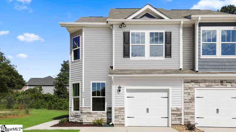 Townhouse For Sale - 616 Jules<br/> Moore, SC 29369