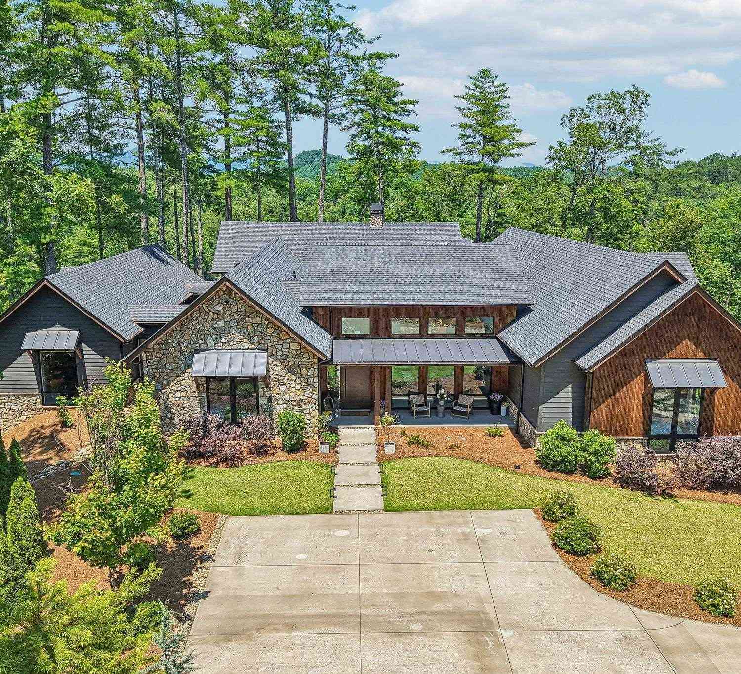 Homes For Sale - 810 Lake View<br/> Oconee County, Salem, SC 29676