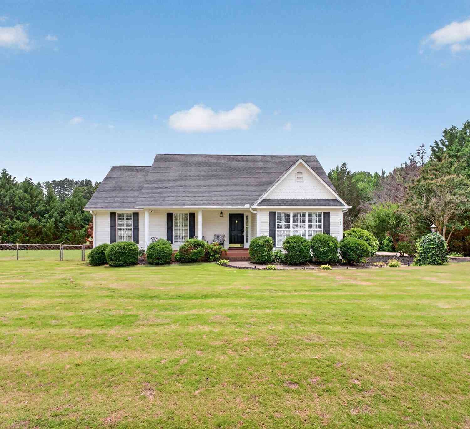 Homes For Sale - 202 Ashford<br/> Anderson County, Easley, SC 29642
