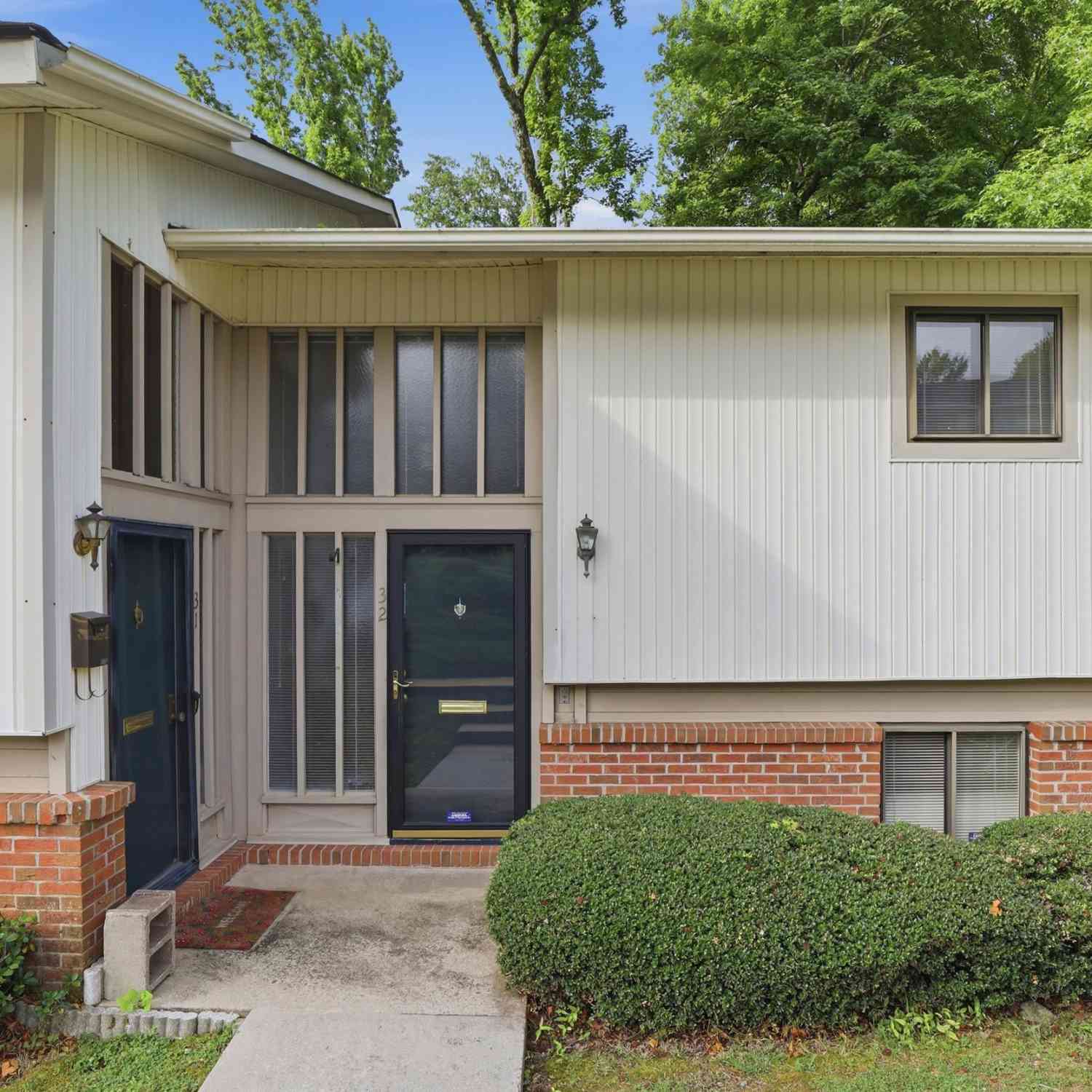 Condo For Sale - 32 Briarglen<br/> Greenville, SC 29615