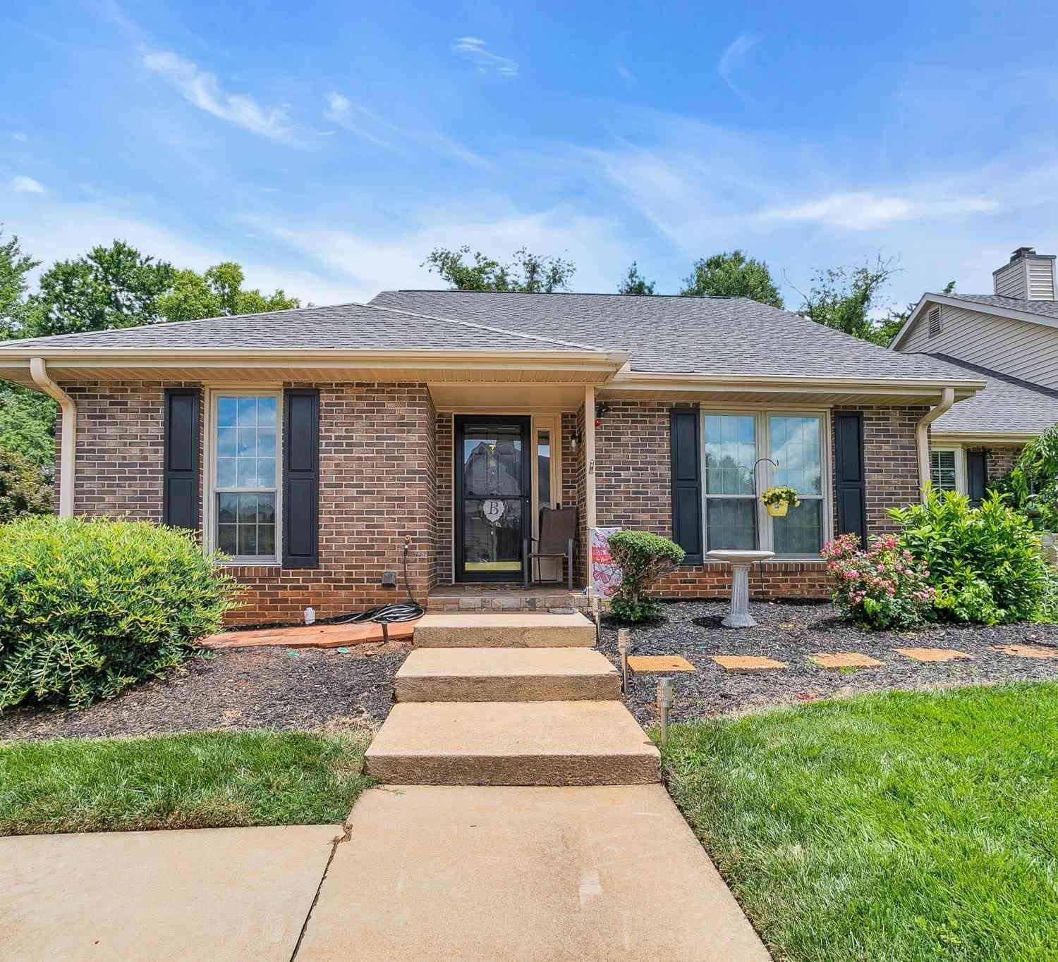 Townhouse For Sale - 75 Forest Lake<br/> Greenville County, Simpsonville, SC 29681