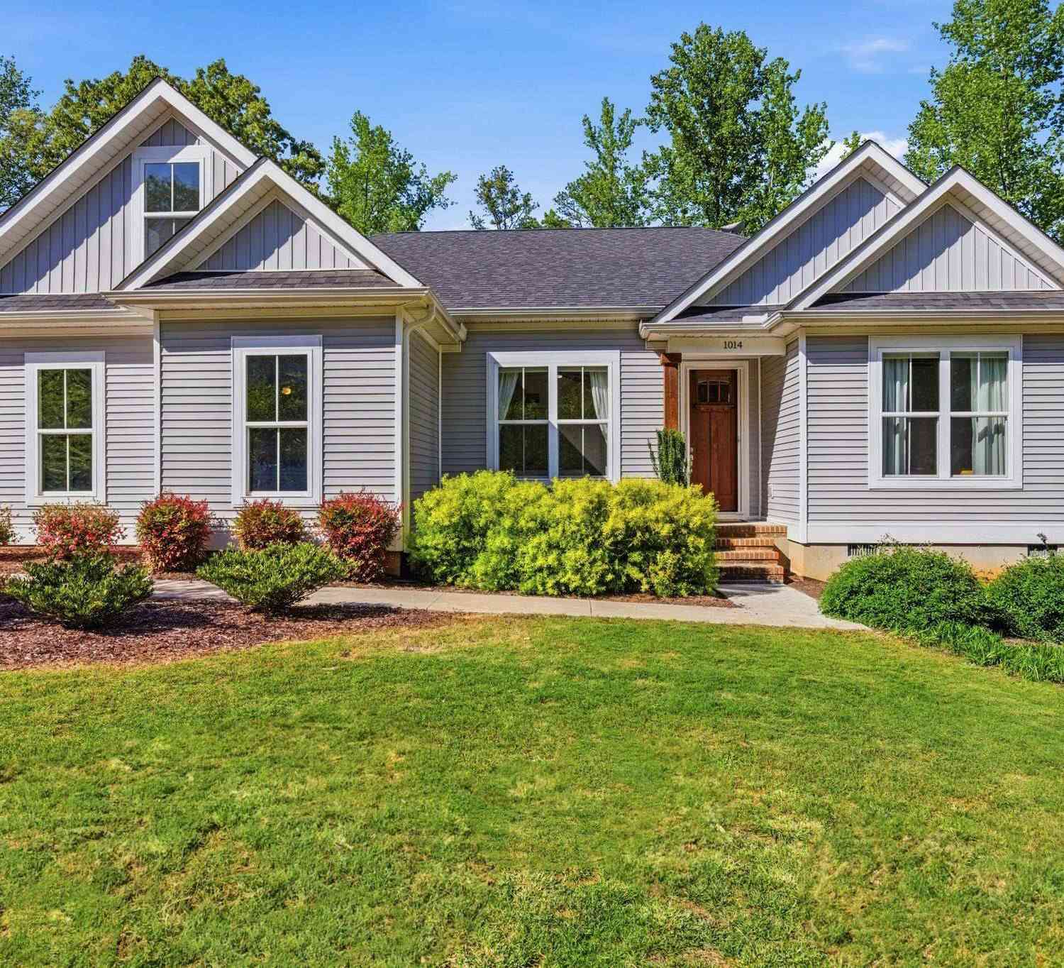 Homes For Sale - 1014 Edwards<br/> Woodruff, SC 29388