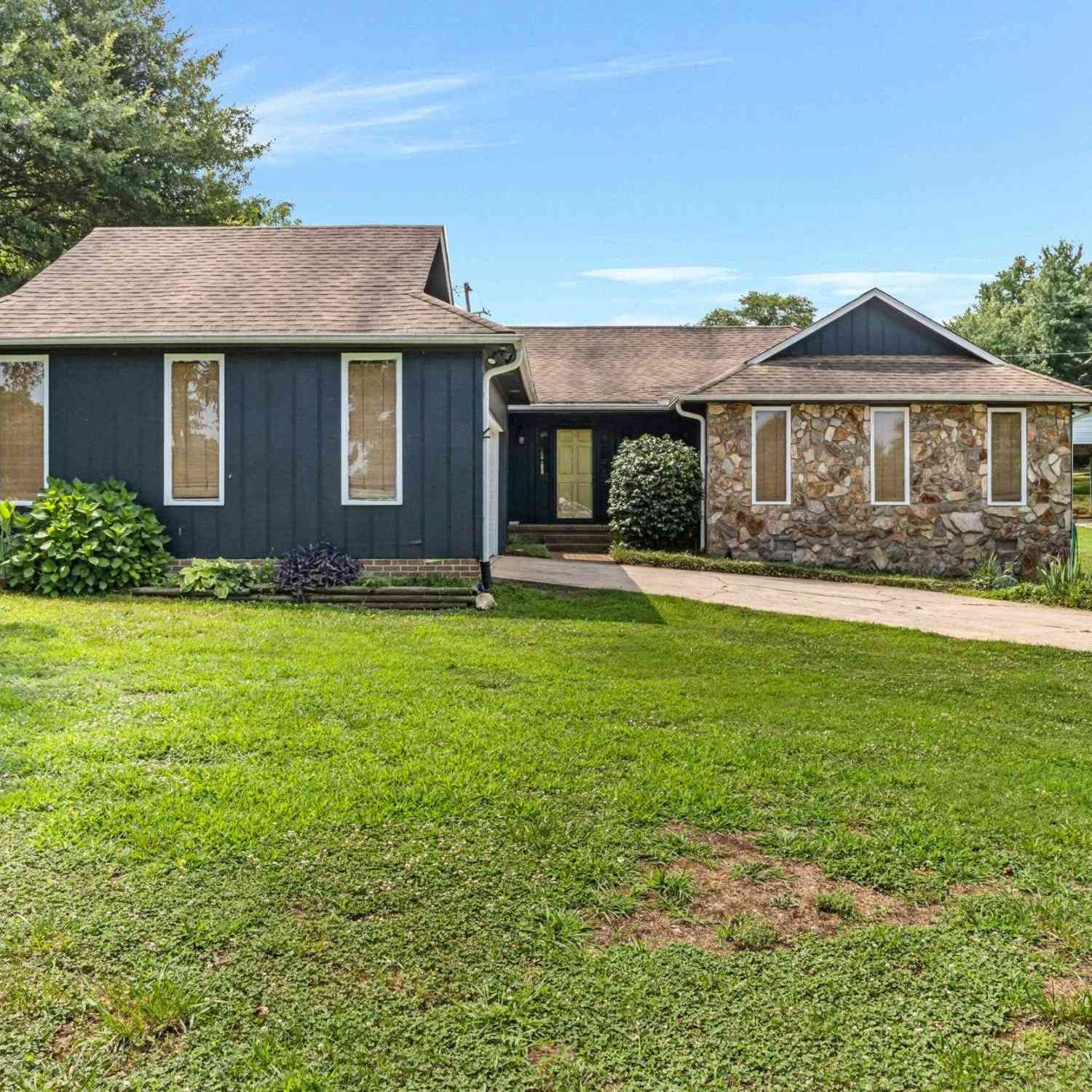 Homes For Sale - 234 Country Glen<br/> Pelzer, SC 29796