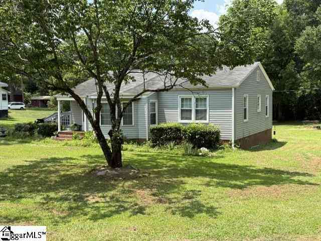 Homes For Sale - 15570 Us 221<br/> Enoree, SC 29335