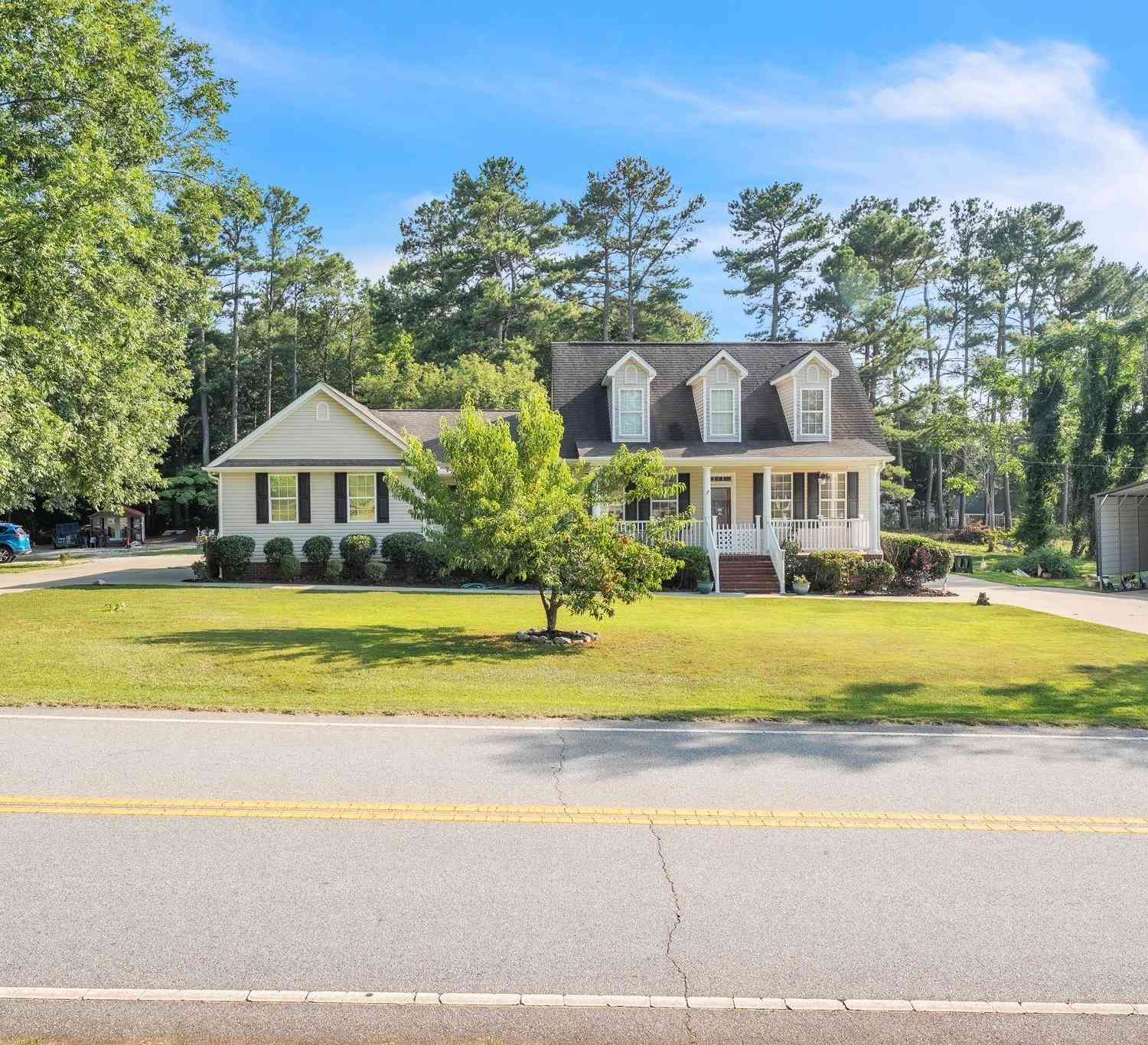 Homes For Sale - 235 Gum Springs<br/> Greenville County, Taylors, SC 29687