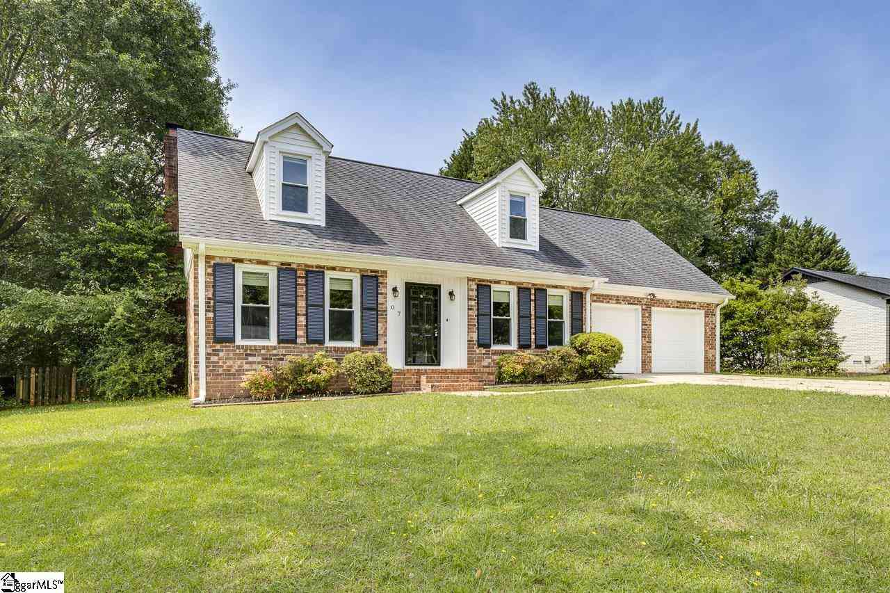 Homes For Sale - 507 Hedgewood<br/> Greer, SC 29650