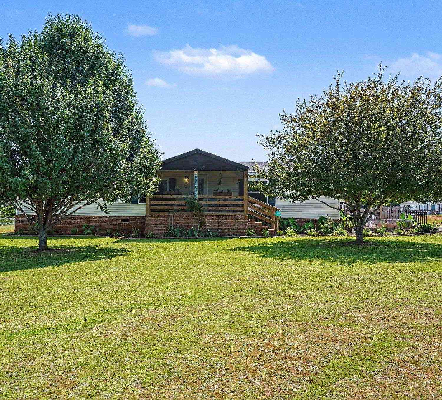 Mobile Home For Sale - 208 Sassafras<br/> Laurens County, Laurens, SC 29360