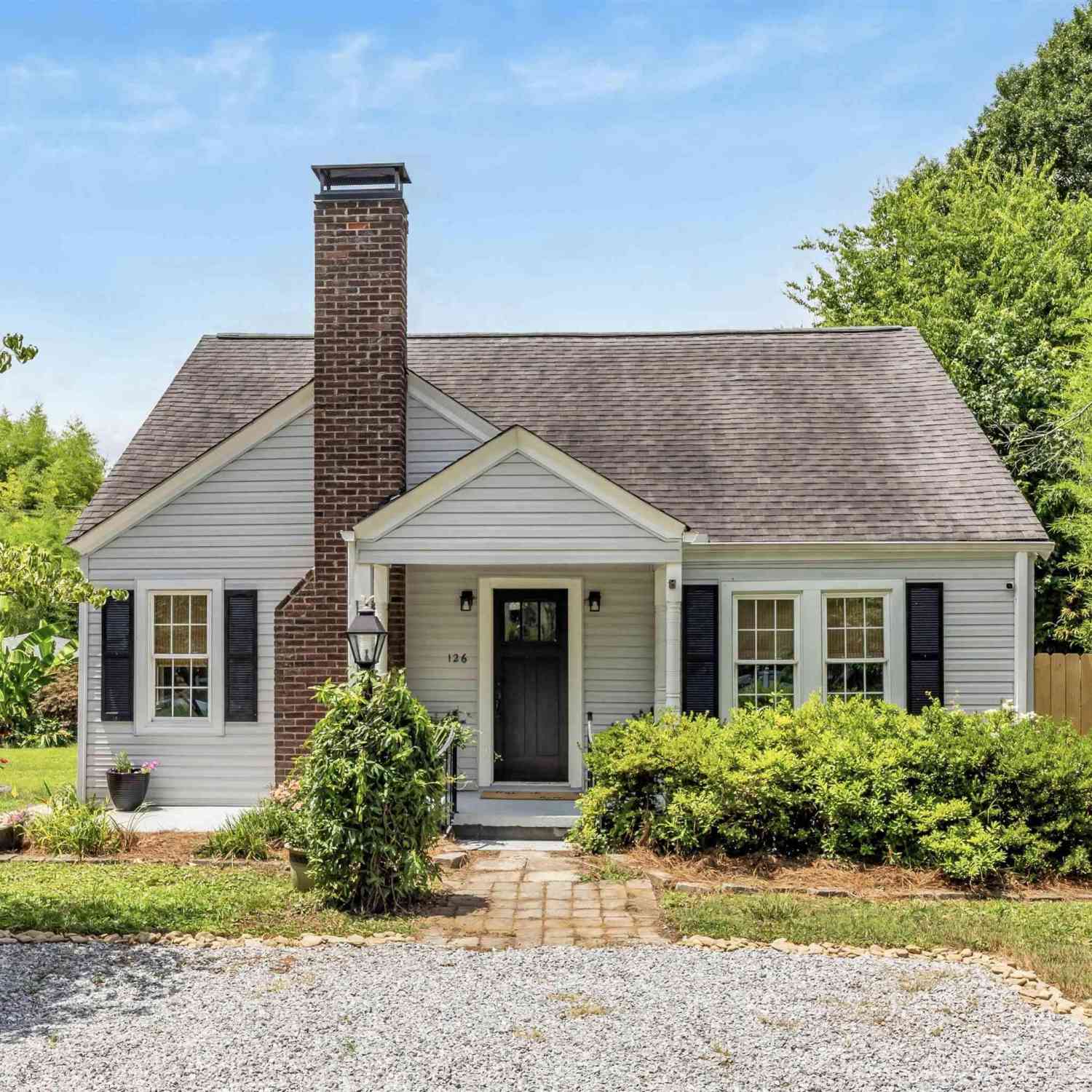 Homes For Sale - 126 E Wilburn<br/> Greenville, SC 29611
