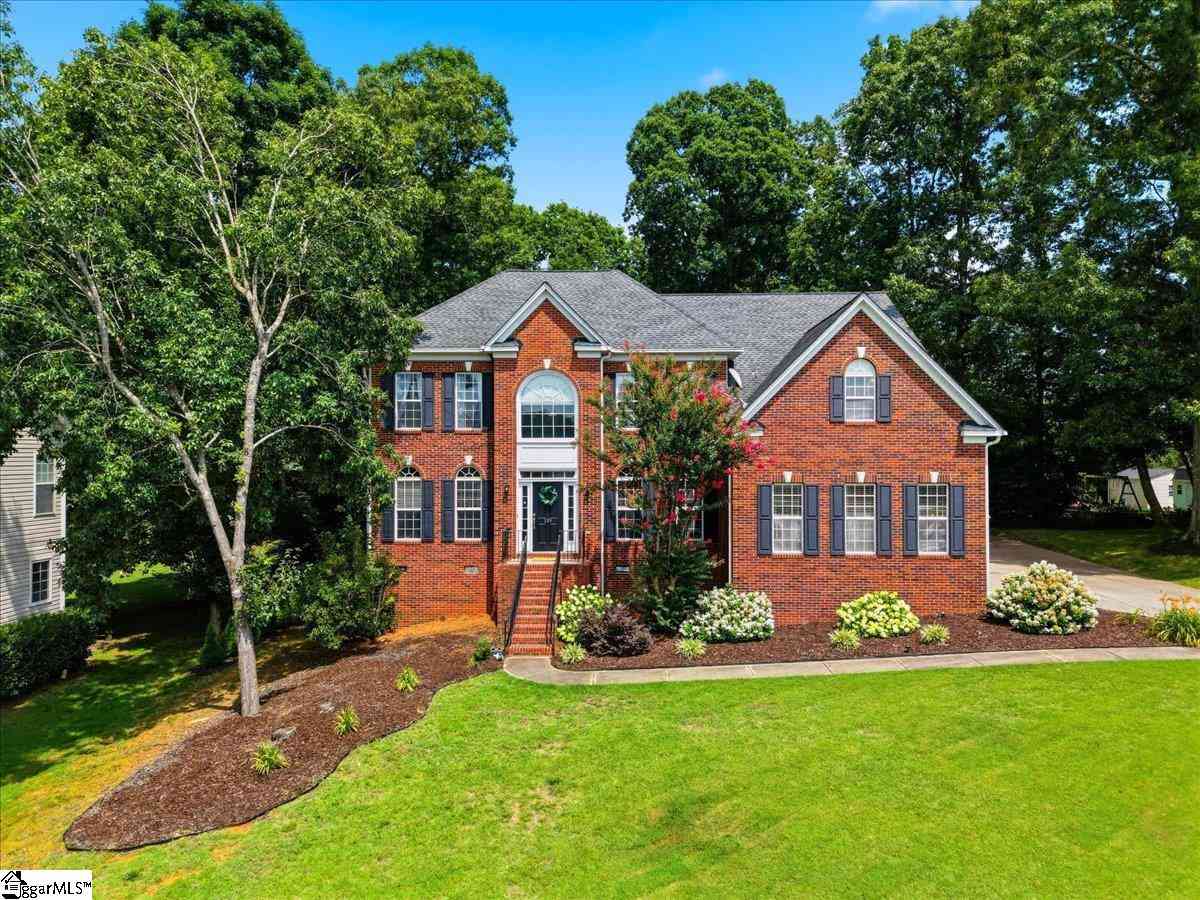 Homes For Sale - 139 Carson's Pond<br/> Simpsonville, SC 29681