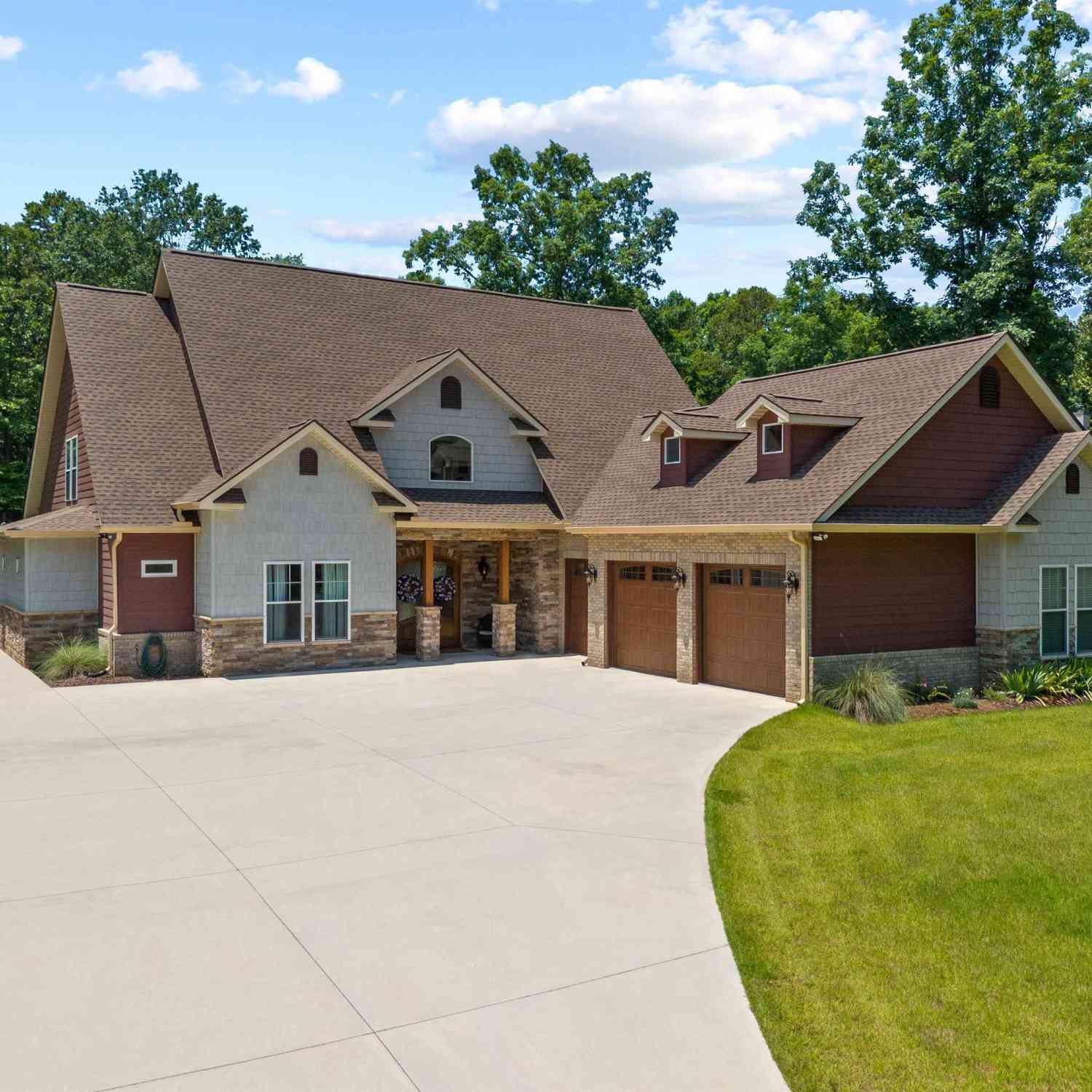 Homes For Sale - 218 Riverlake<br/> Fair Play, SC 29643
