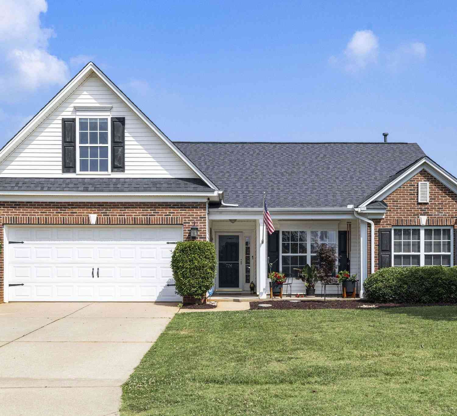 Homes For Sale - 724 Golden Tanager<br/> Spartanburg County, Greer, SC 29651