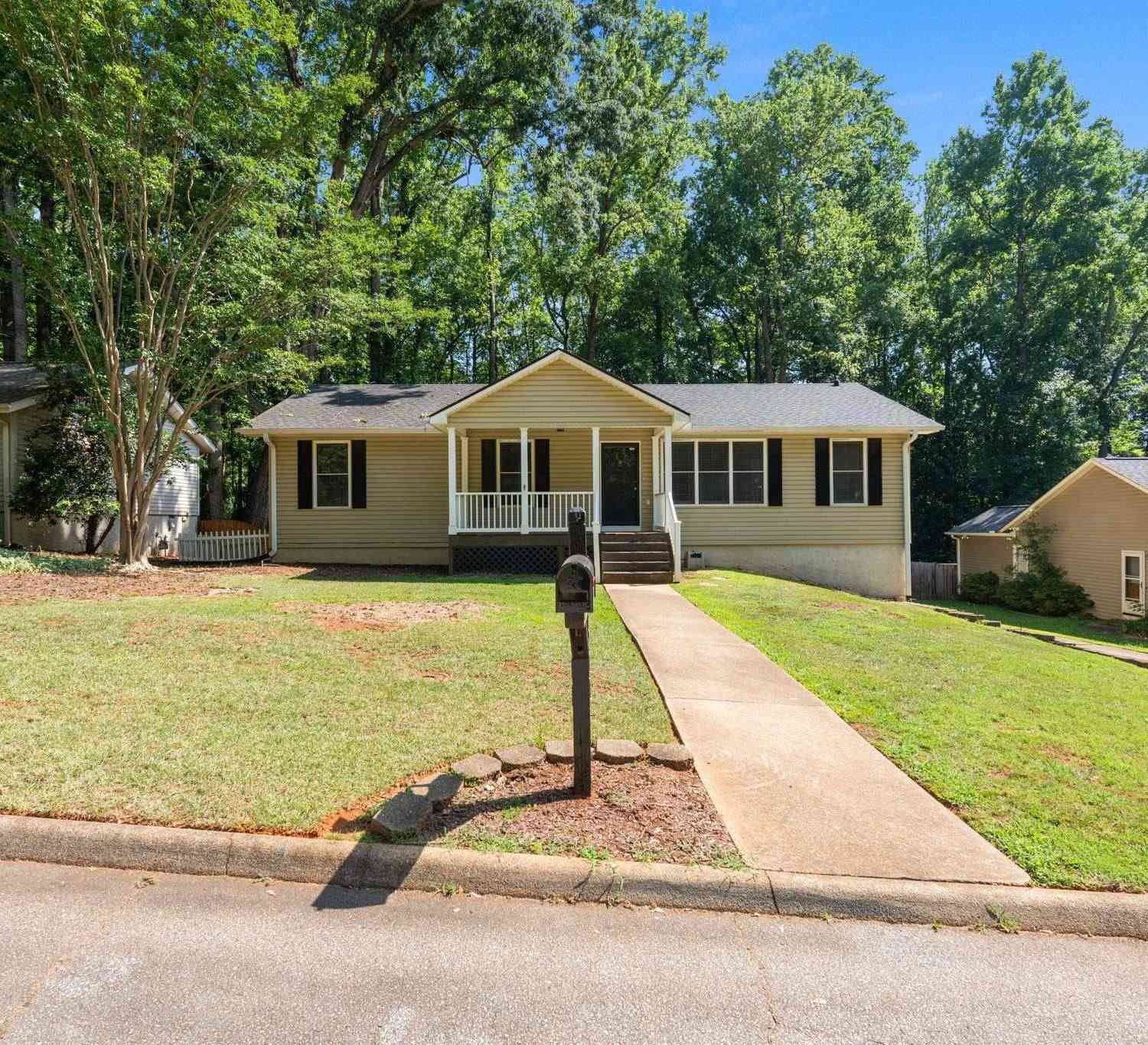 Homes For Sale - 210 Saratoga<br/> Greenville County, Greer, SC 29650