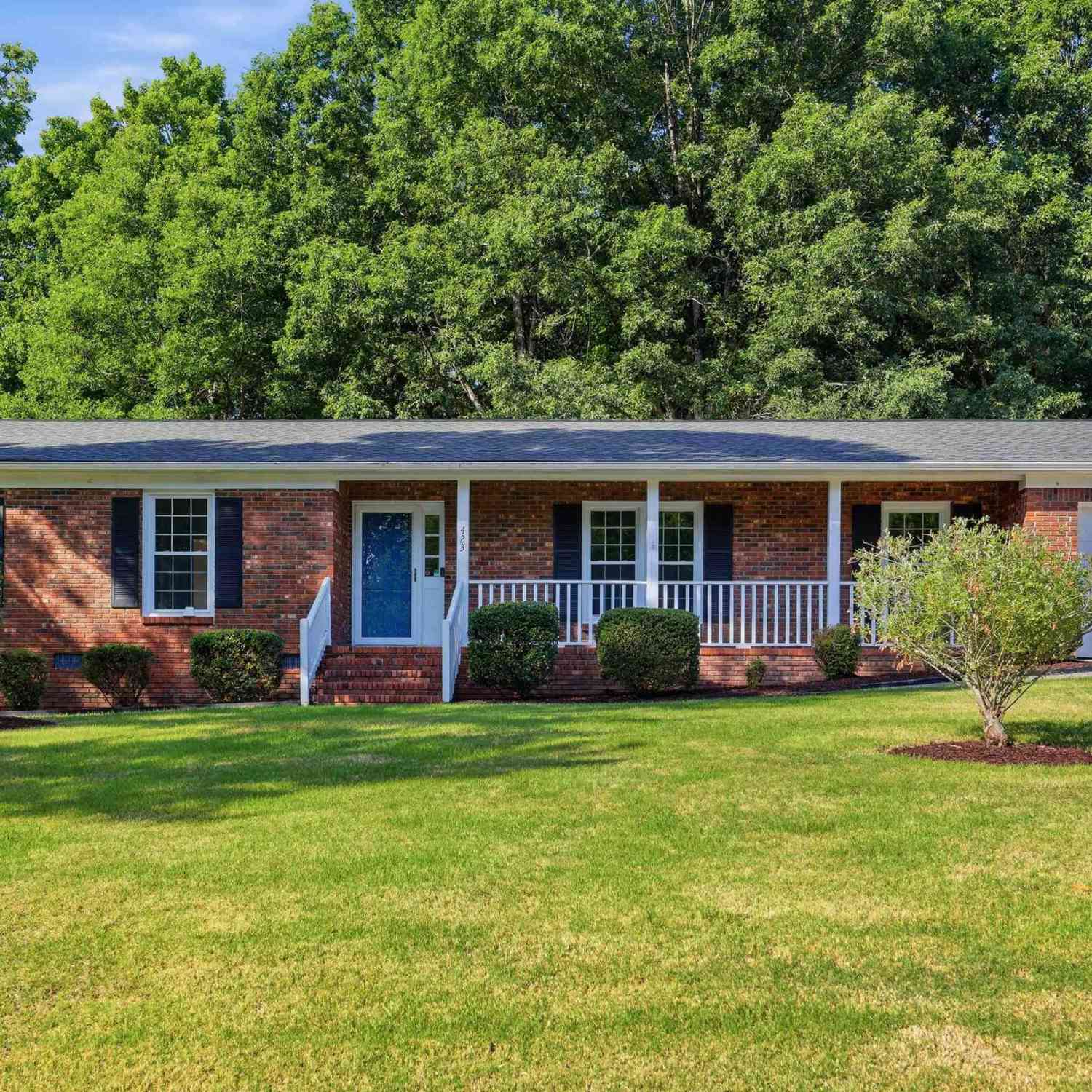 Homes For Sale - 423 Indian<br/> Greenville County, Taylors, SC 29687