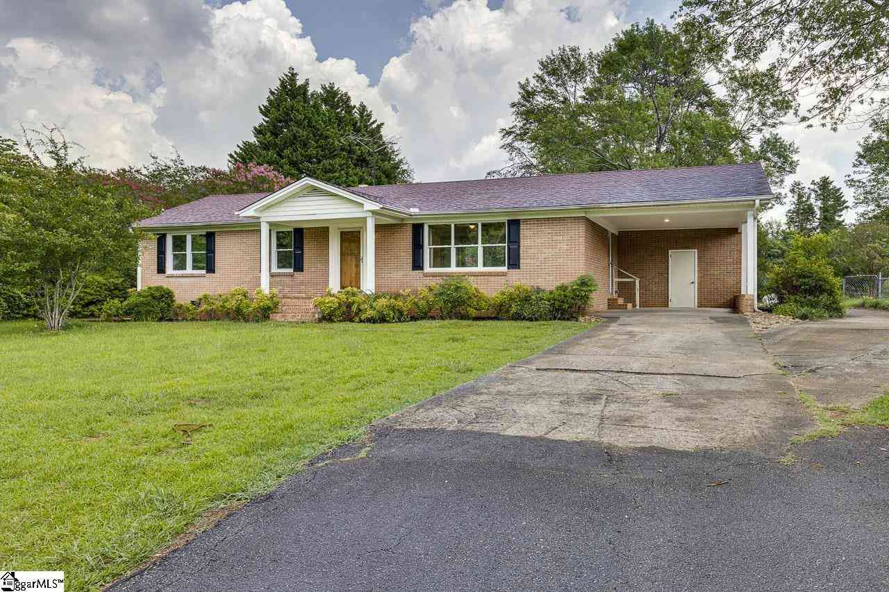 Homes For Sale - 110 Charlton<br/> Easley, SC 29642