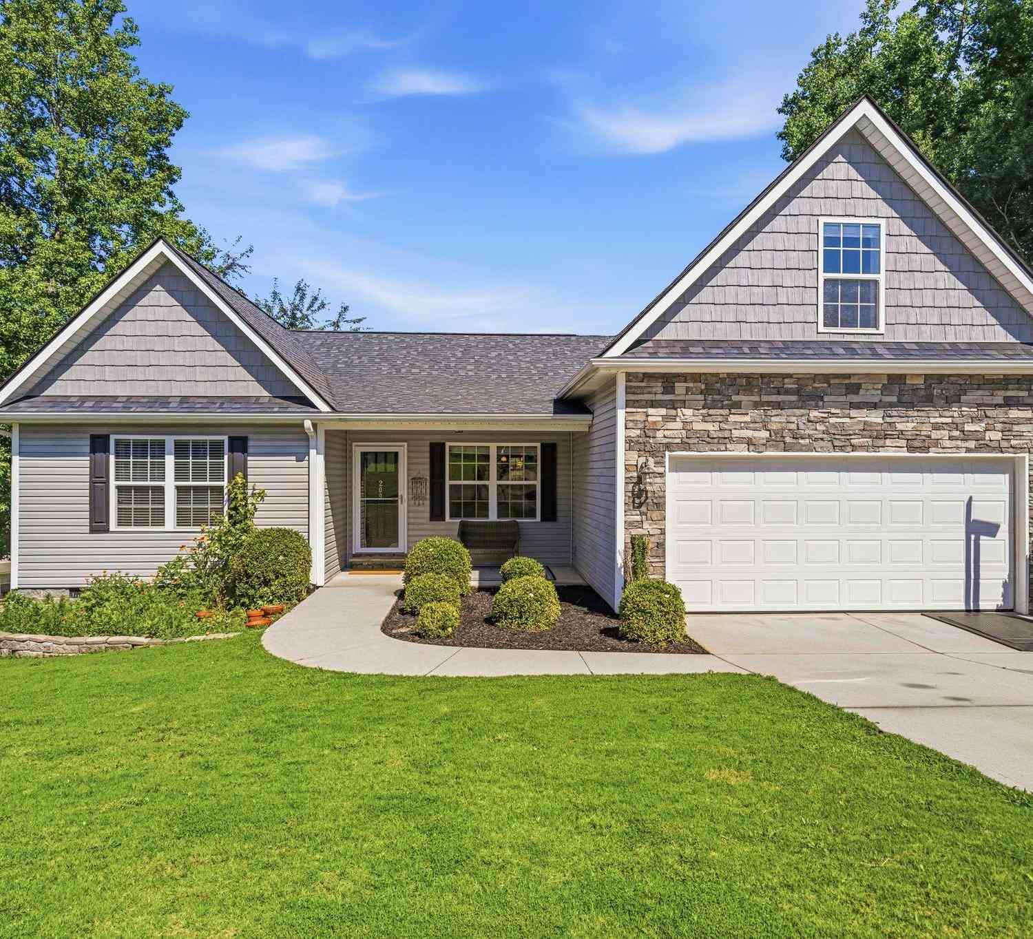Homes For Sale - 209 Morning Creek<br/> Easley, SC 29640