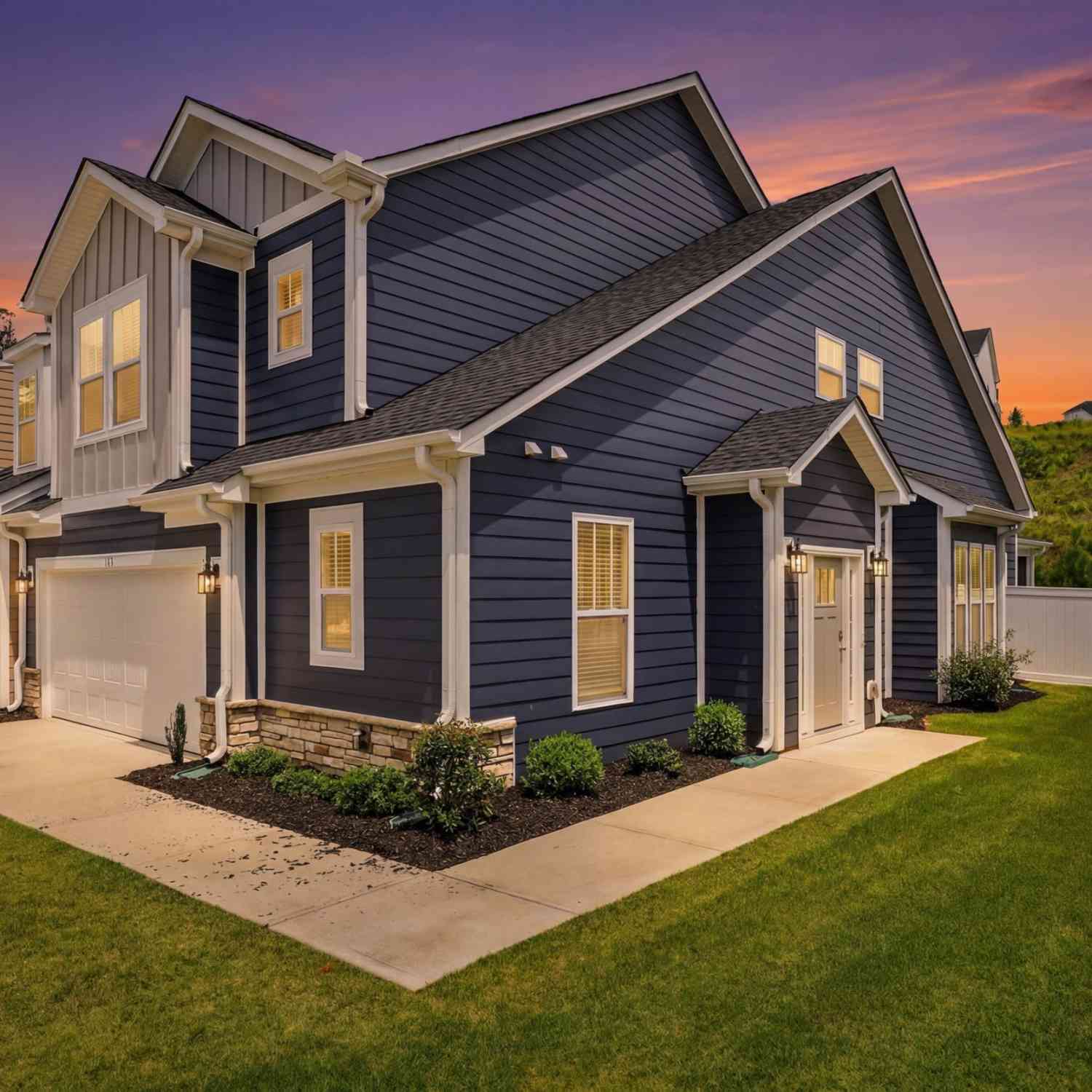 Townhouse For Sale - 110 Doya<br/> Central, SC 29630