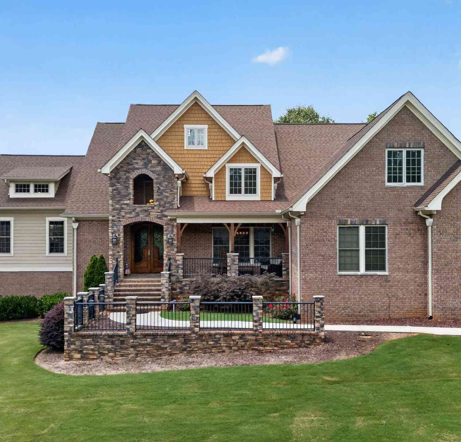 Homes For Sale - 204 Willow Wind<br/> Easley, SC 29642