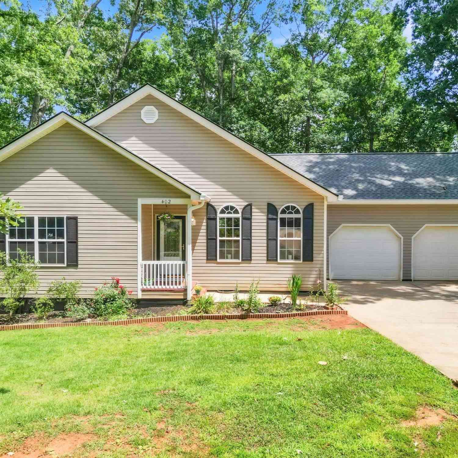 Homes For Sale - 402 Hamilton Forest<br/> Easley, SC 29640
