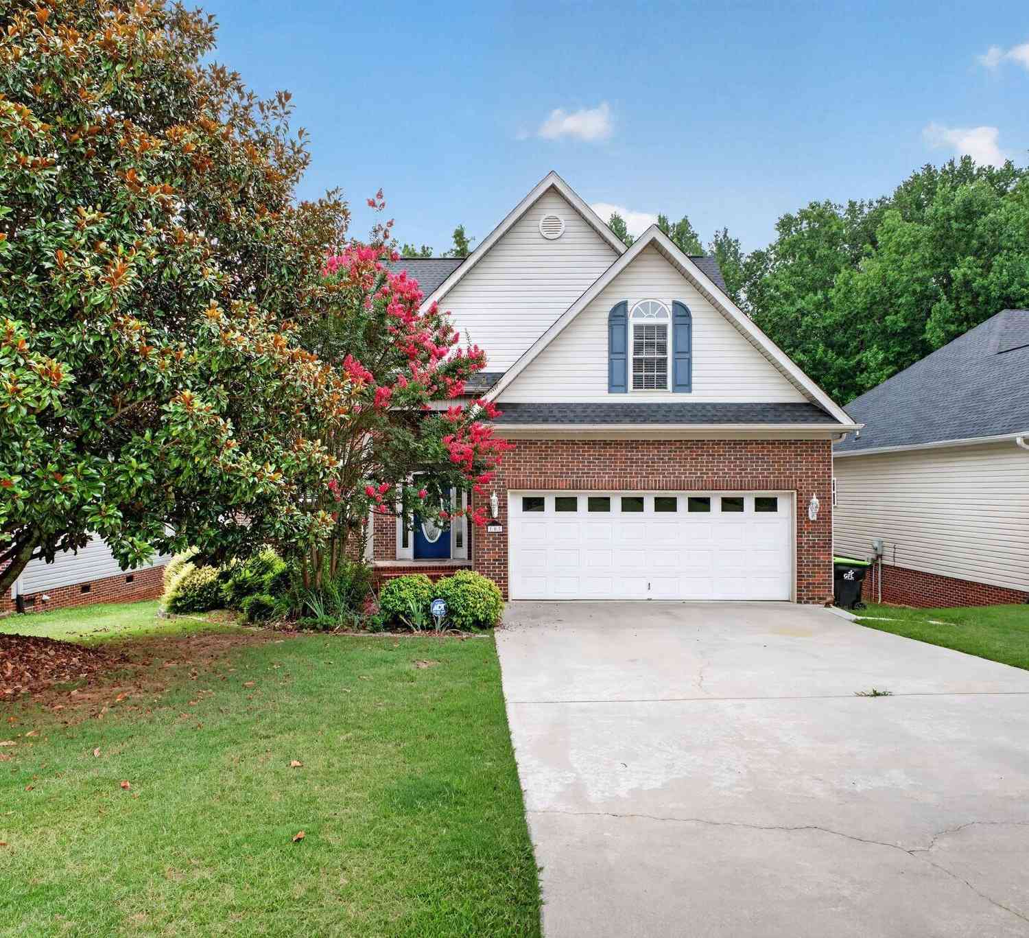 Homes For Sale - 105 Meadow Green<br/> Anderson County, Piedmont, SC 29673