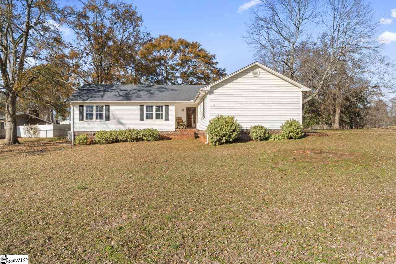 Homes For Sale - 304 Stonehaven<br/> Anderson, SC 29625