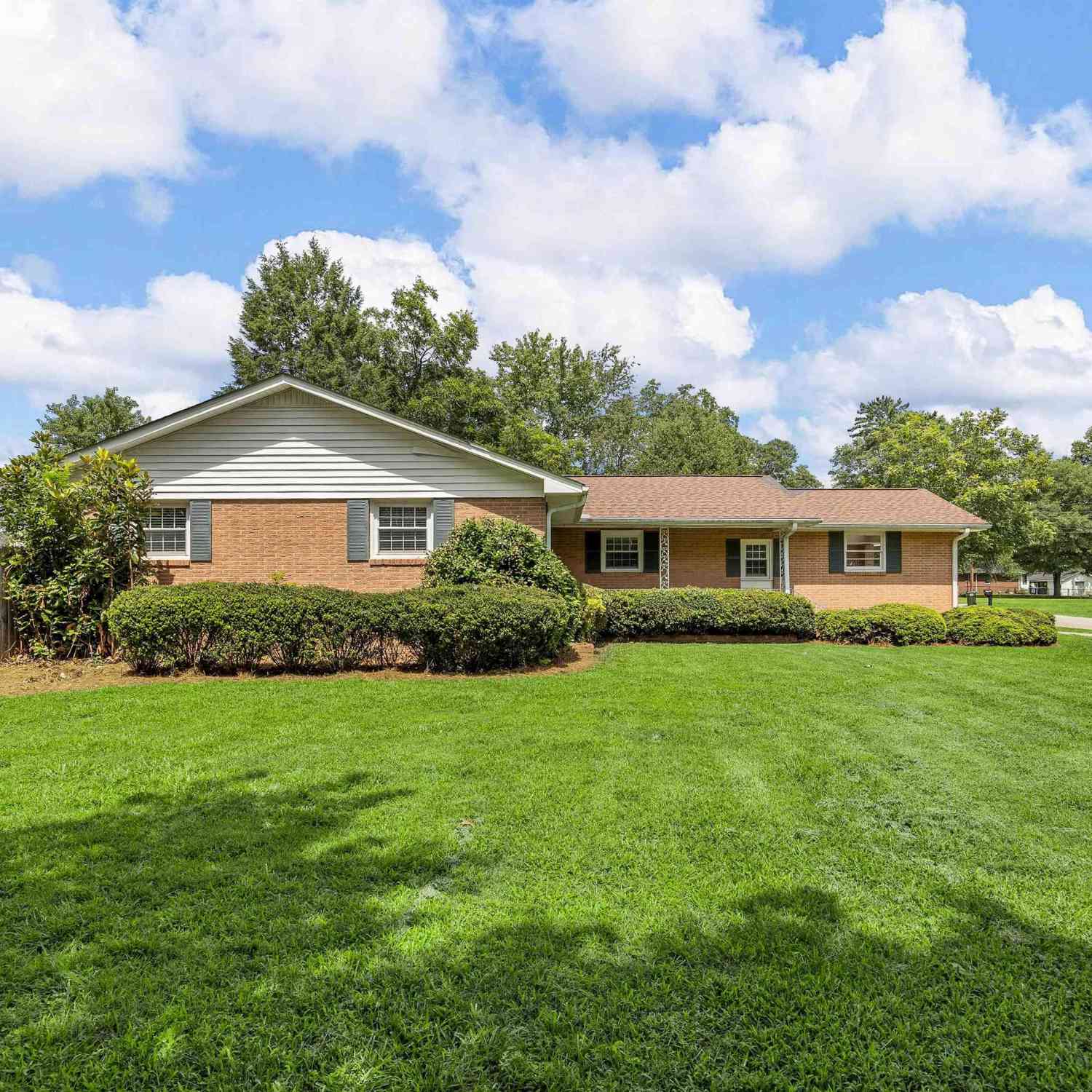 Homes For Sale - 601 Wood<br/> Greenville County, Greer, SC 29651
