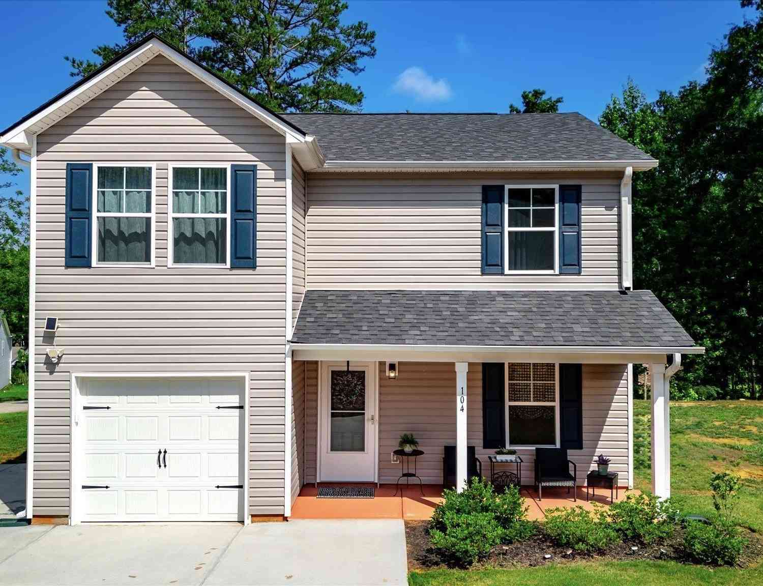 Homes For Sale - 104 Forest<br/> Liberty, SC 29657