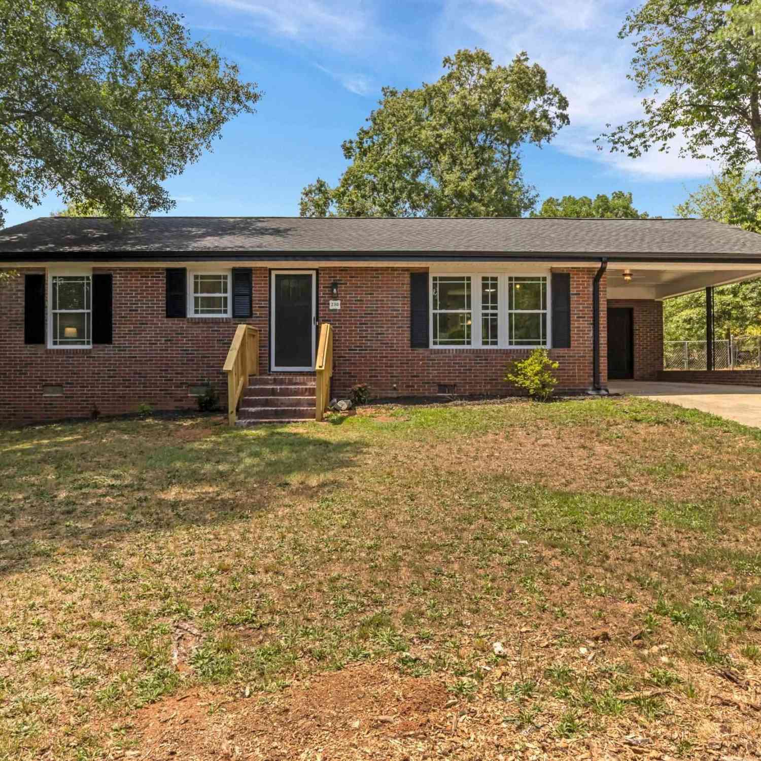 Homes For Sale - 230 Foxhall<br/> Spartanburg County, Spartanburg, SC 29306