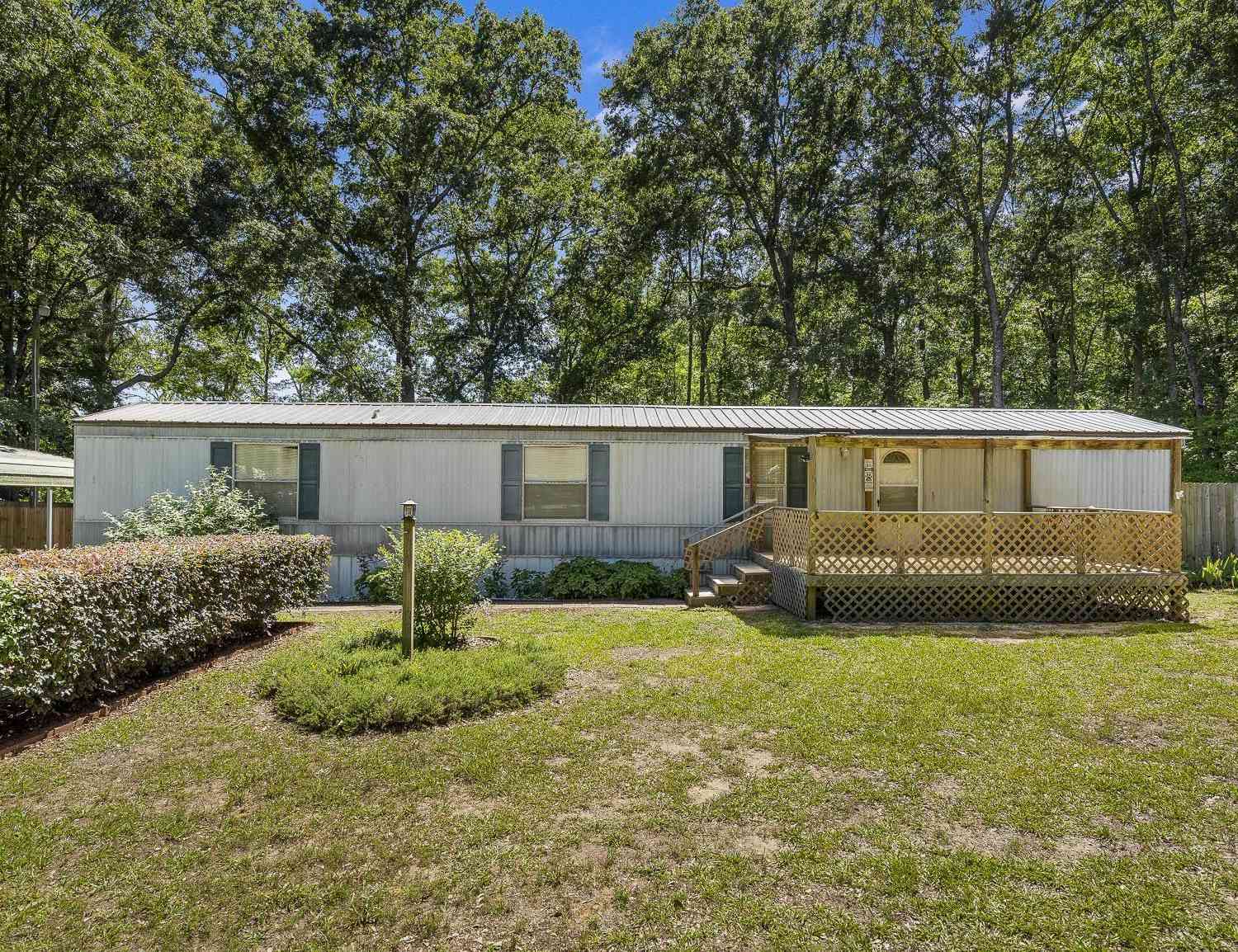 Mobile Home For Sale - 216 Woodtrail<br/> Anderson County, Williamston, SC 29697