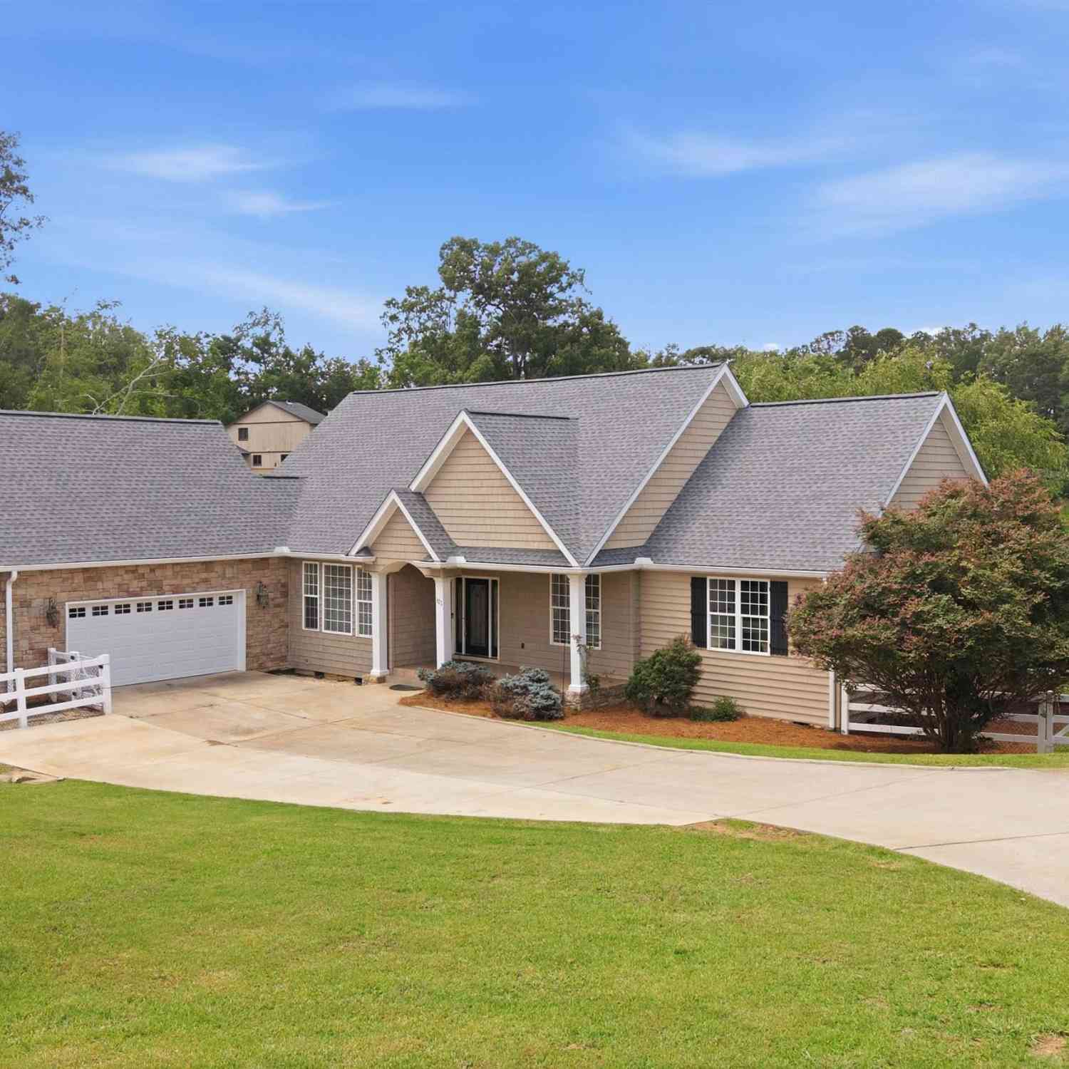 Homes For Sale - 123 Bridgepoint<br/> Greenwood County, Greenwood, SC 29649