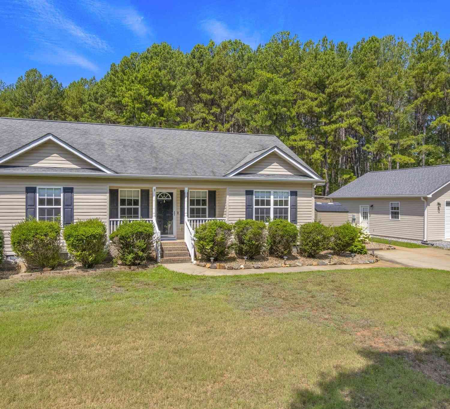 Homes For Sale - 124 E King<br/> Greenville County, Greer, SC 29651
