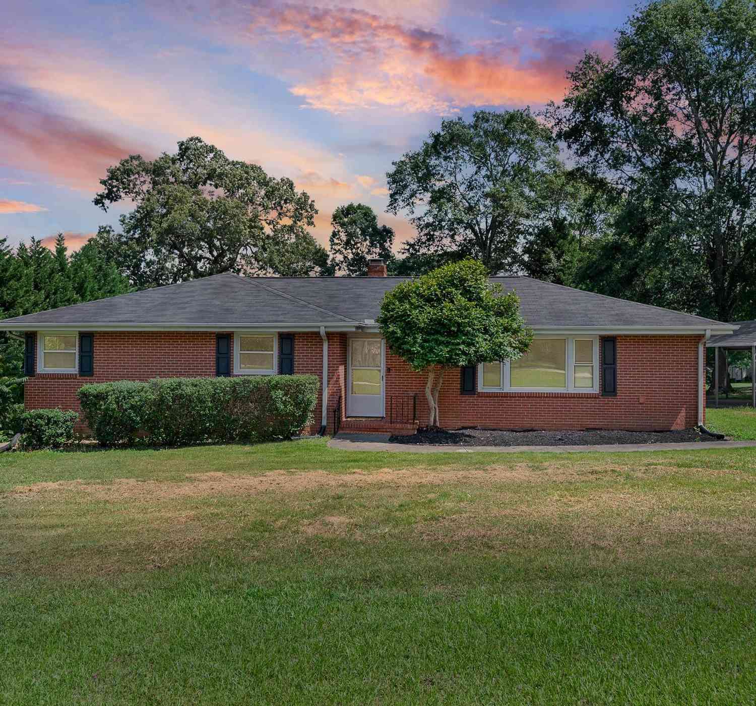 Homes For Sale - 202 Central<br/> Mauldin, SC 29662
