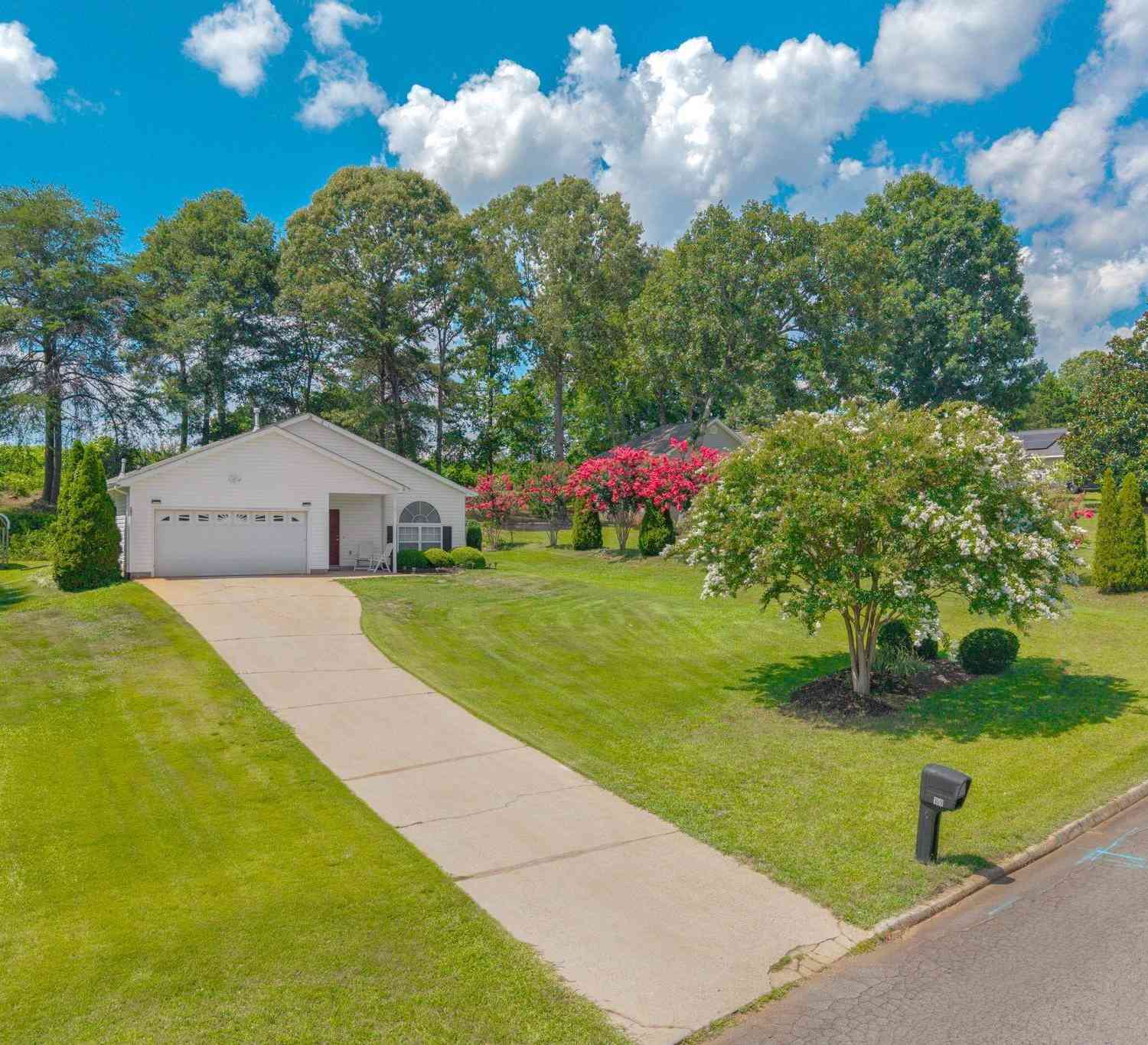 Homes For Sale - 109 Golden Springs<br/> Liberty, SC 29657