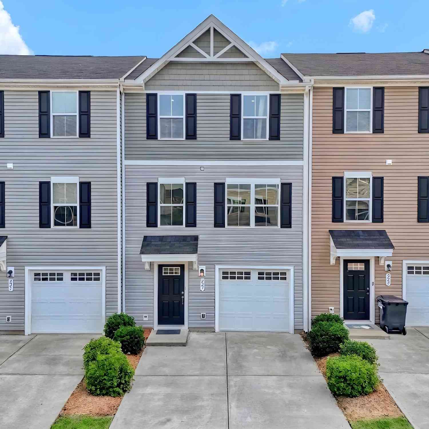 Townhouse For Sale - 227 Coldwater Creek<br/> Greenville County, Simpsonville, SC 29680