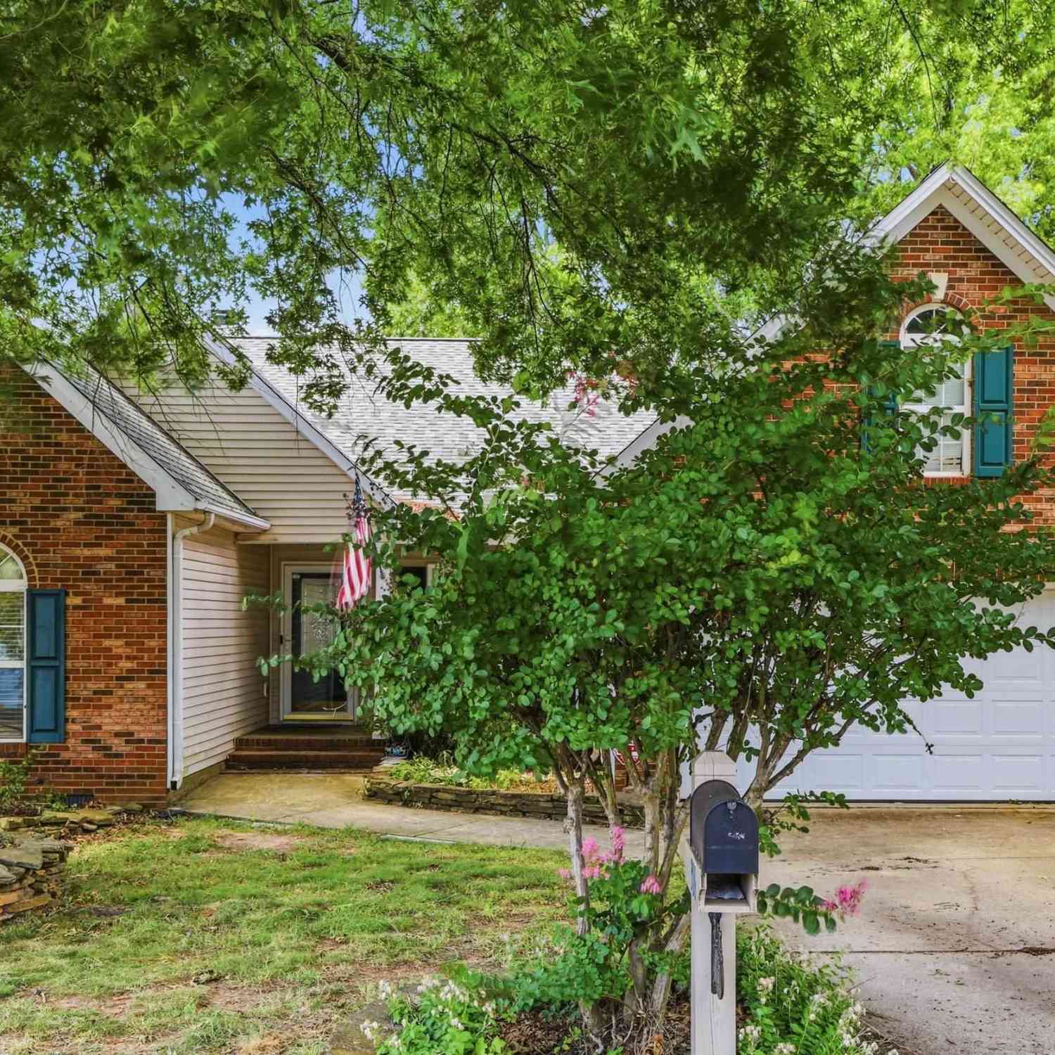 Homes For Sale - 306 Bel Arbor<br/> Greenville County, Mauldin, SC 29662