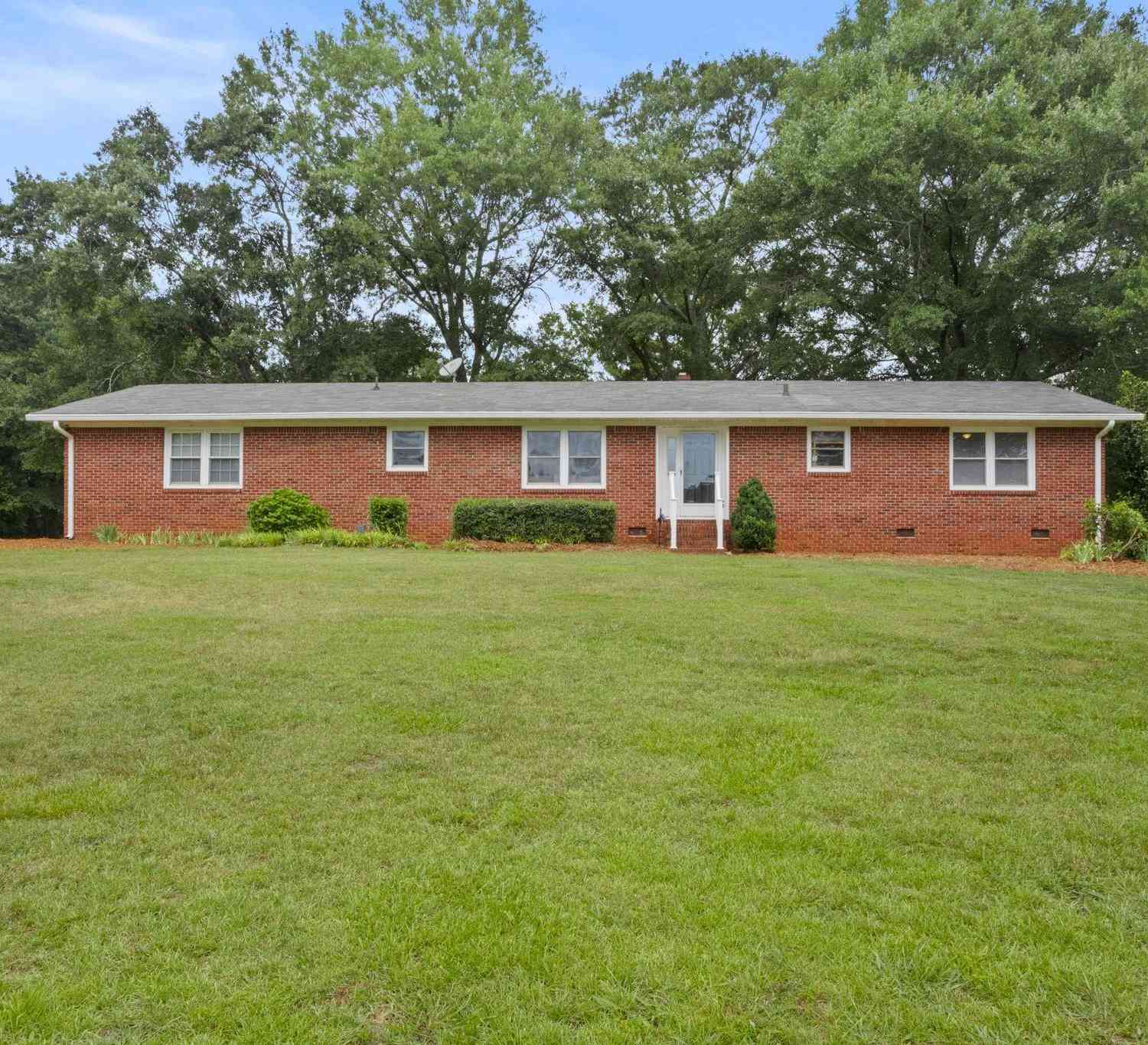 Homes For Sale - 765 Hannon<br/> Spartanburg County, Inman, SC 29349