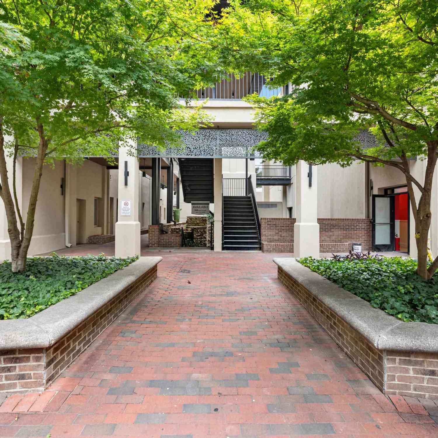 Condo For Sale - 233 N Main<br/> Greenville, SC 29601