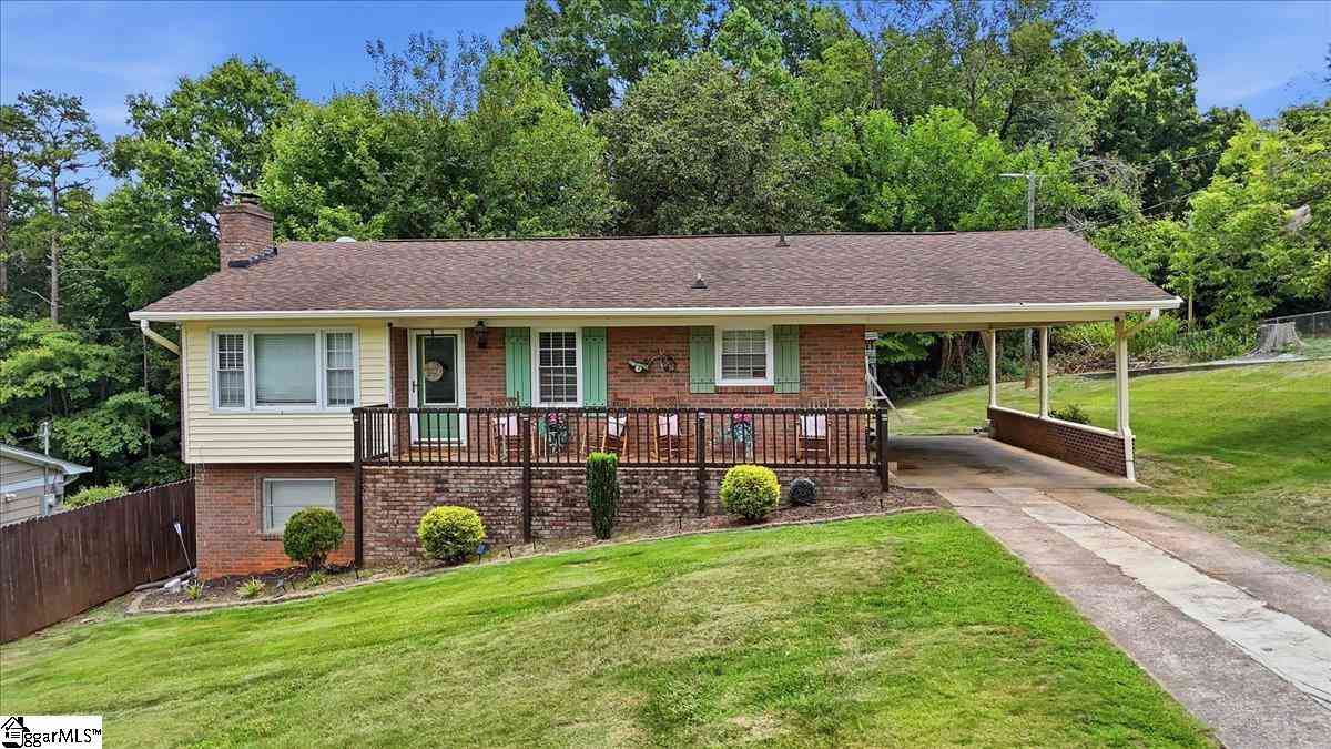 Homes For Sale - 1207 Elmore<br/> Gaffney, SC 29340
