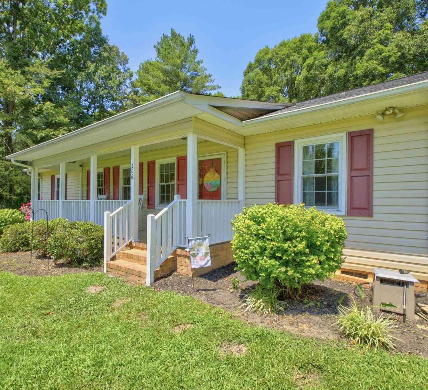 Homes For Sale - 206 Cox Ridge<br/> Greenville County, Travelers Rest, SC 29690