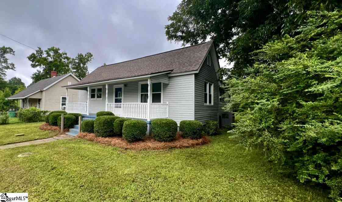 Homes For Sale - 402 Florence<br/> Clinton, SC 29335