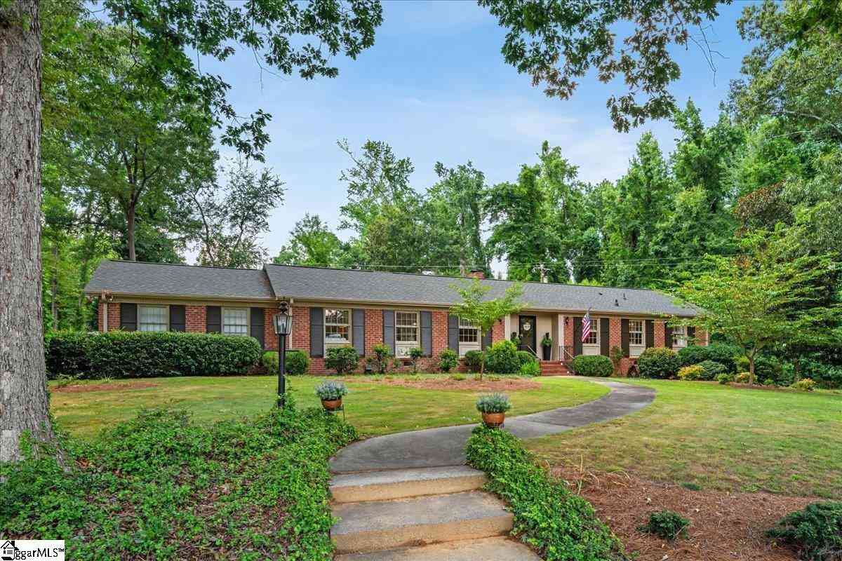 Homes For Sale - 2701 Woodridge<br/> Anderson, SC 29621