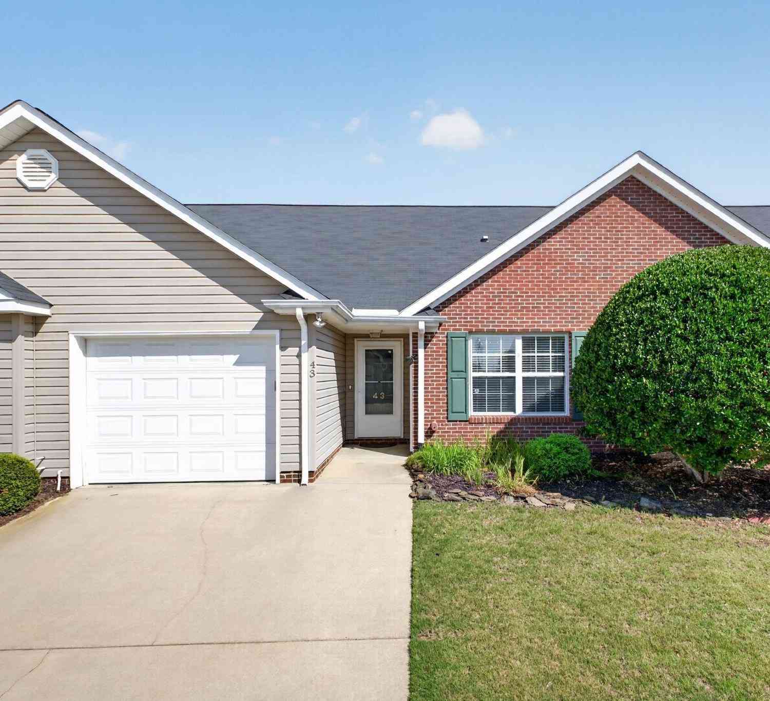 Townhouse For Sale - 43 Magnolia Crest<br/> Simpsonville, SC 29681