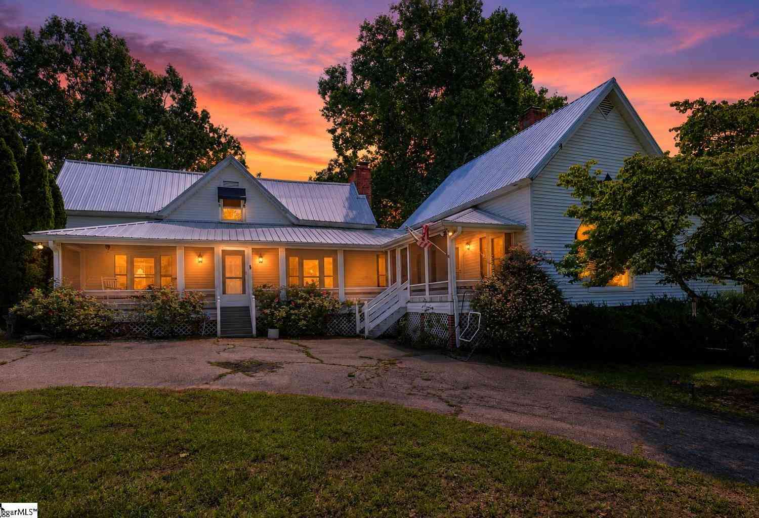 Homes For Sale - 1124 Tugaloo<br/> Landrum, SC 29356