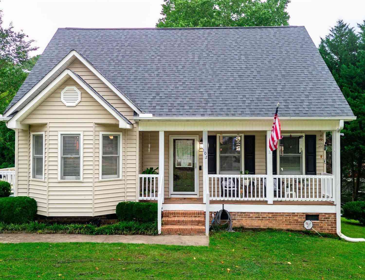 Homes For Sale - 102 Cone<br/> Liberty, SC 29657