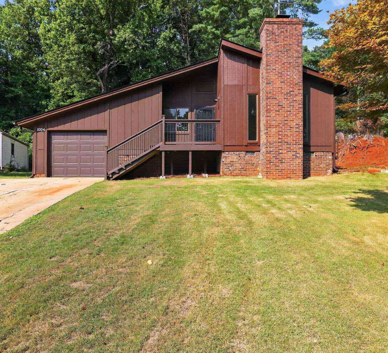 Homes For Sale - 1004 Hollow Oak<br/> Taylors, SC 29687