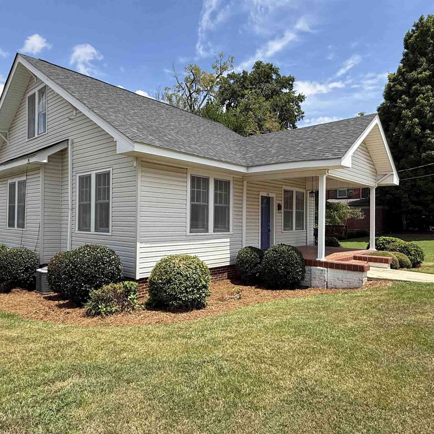 Homes For Sale - 210 W Maple<br/> Clinton, SC 29325
