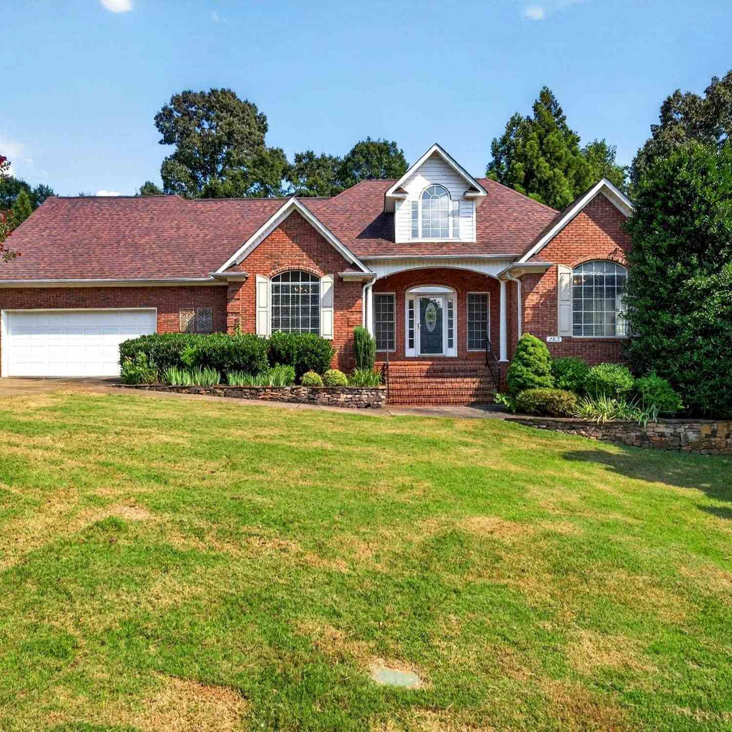 Homes For Sale - 283 Rock Springs<br/> Spartanburg, SC 29301